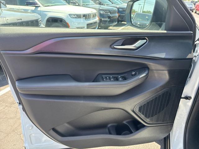 new 2025 Jeep Grand Cherokee L car, priced at $42,477
