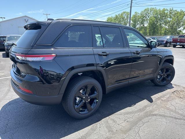 new 2025 Jeep Grand Cherokee car, priced at $49,142