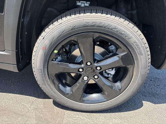 new 2025 Jeep Grand Cherokee car, priced at $49,142