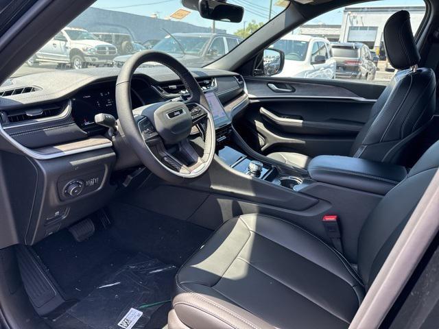 new 2025 Jeep Grand Cherokee car, priced at $49,142