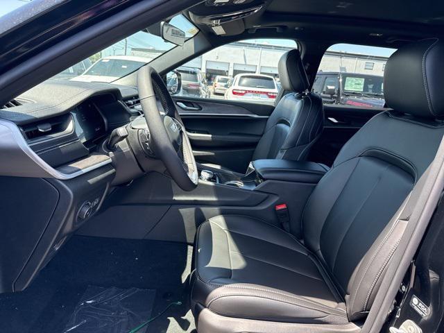 new 2025 Jeep Grand Cherokee car, priced at $49,142