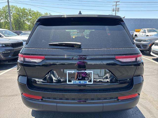 new 2025 Jeep Grand Cherokee car, priced at $49,142
