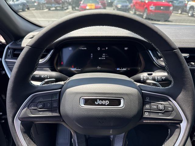 new 2025 Jeep Grand Cherokee car, priced at $49,142