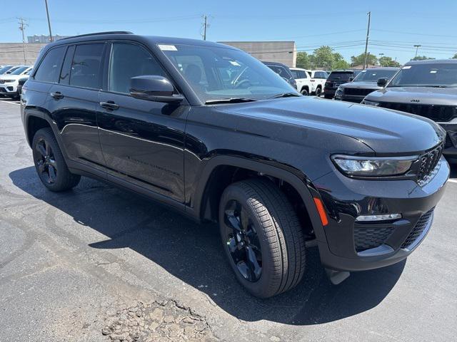 new 2025 Jeep Grand Cherokee car, priced at $49,142