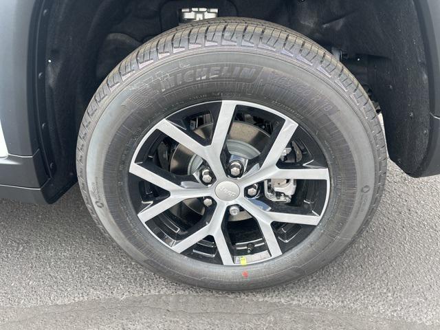 new 2025 Jeep Grand Cherokee car, priced at $46,288