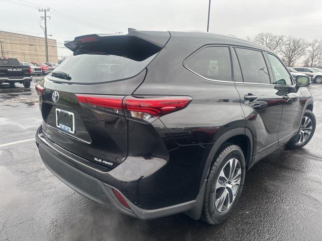 used 2022 Toyota Highlander car, priced at $33,000