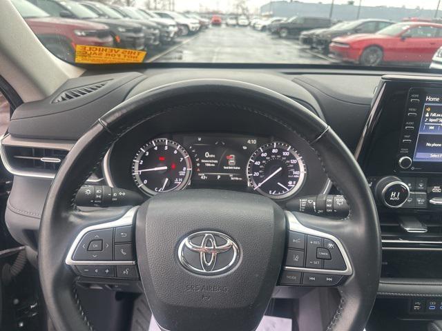 used 2022 Toyota Highlander car, priced at $33,000