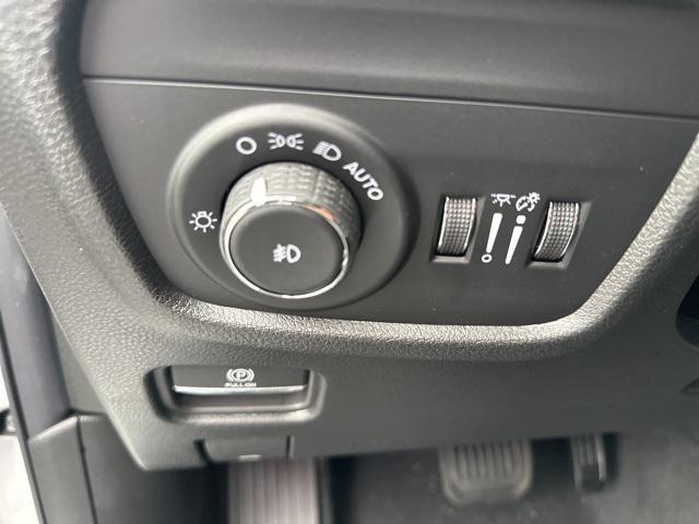 new 2025 Jeep Grand Cherokee car, priced at $48,631