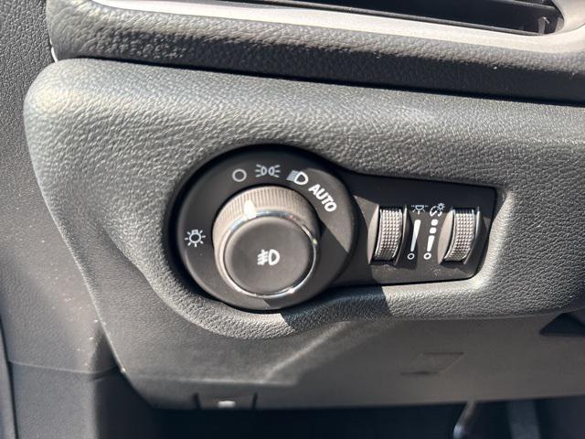 new 2025 Chrysler Pacifica car, priced at $41,752