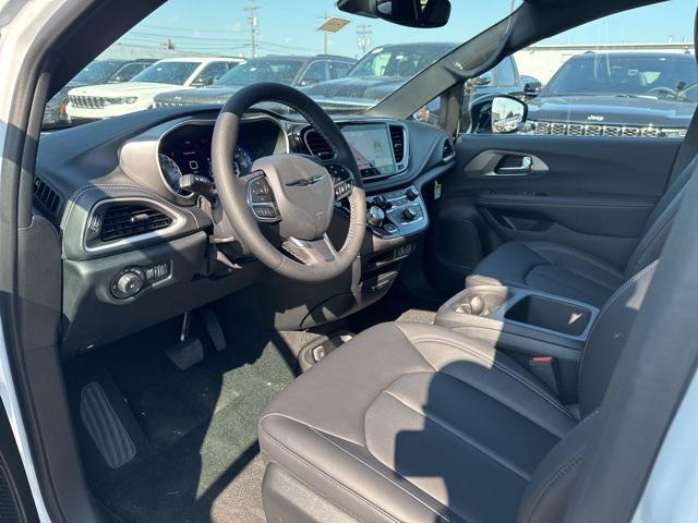 new 2025 Chrysler Pacifica car, priced at $41,752