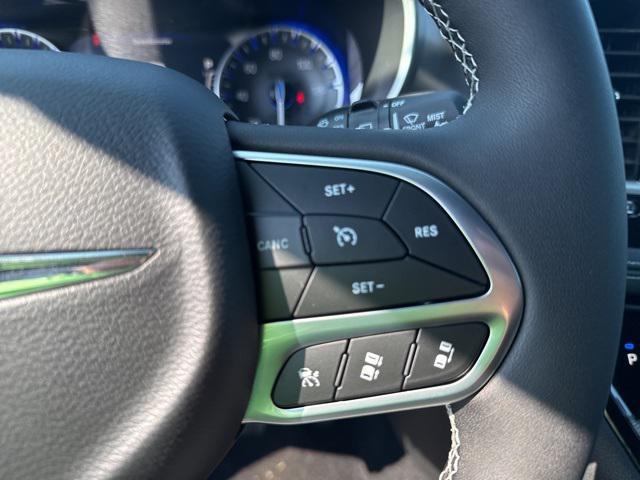 new 2025 Chrysler Pacifica car, priced at $41,752