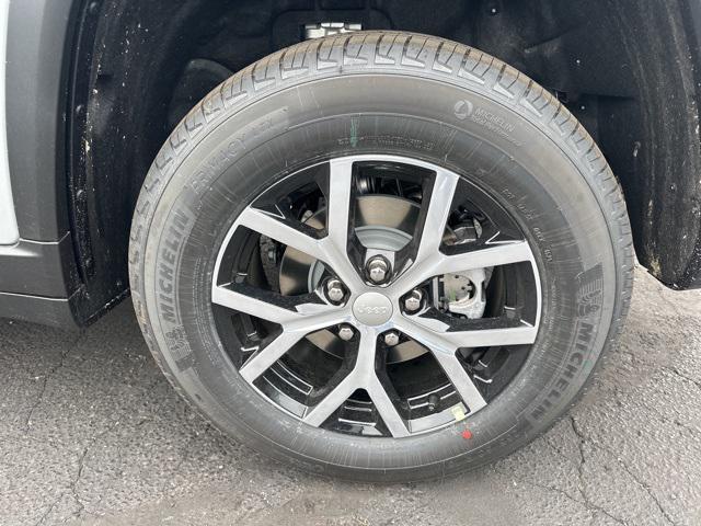 new 2025 Jeep Grand Cherokee car, priced at $44,639