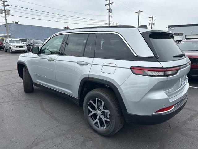 new 2025 Jeep Grand Cherokee car, priced at $44,639