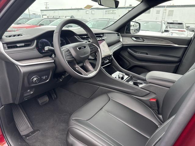 new 2025 Jeep Grand Cherokee car, priced at $49,142