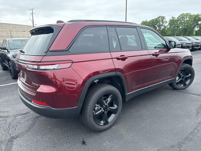 new 2025 Jeep Grand Cherokee car, priced at $49,142
