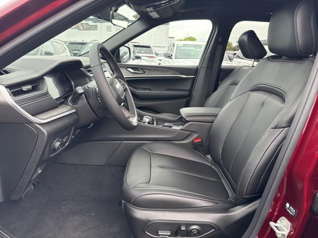 new 2025 Jeep Grand Cherokee car, priced at $49,142
