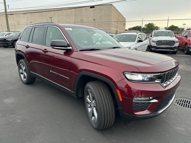 new 2024 Jeep Grand Cherokee car, priced at $44,013