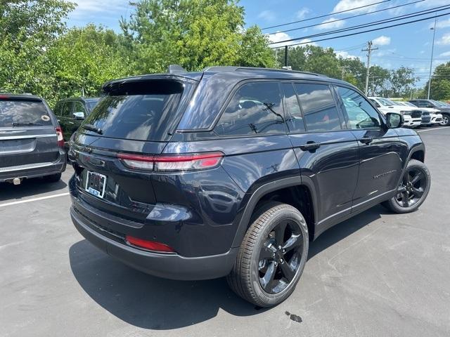 new 2024 Jeep Grand Cherokee car, priced at $44,099