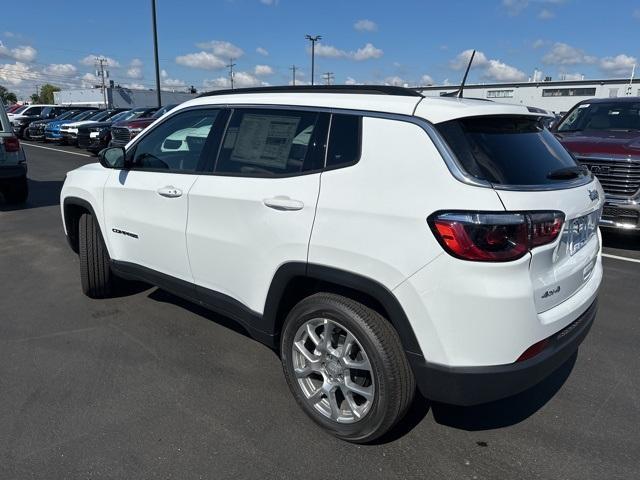 new 2024 Jeep Compass car, priced at $29,990