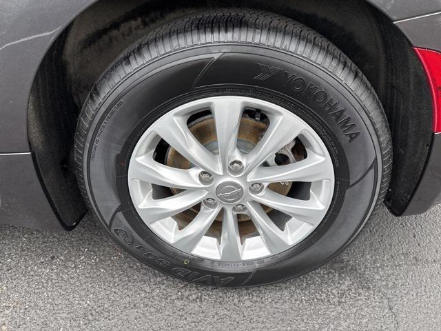 used 2018 Chrysler Pacifica car, priced at $18,495