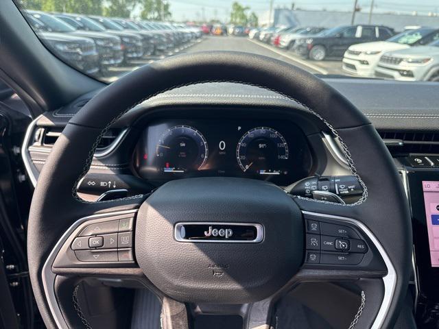 new 2025 Jeep Grand Cherokee car, priced at $49,142