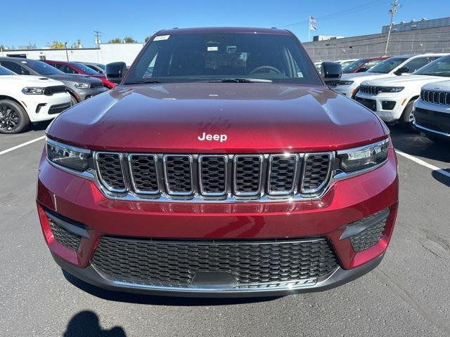 new 2025 Jeep Grand Cherokee car, priced at $41,720