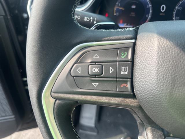 new 2025 Jeep Grand Cherokee car, priced at $49,142