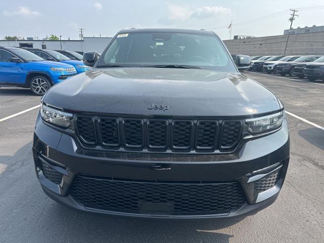 new 2025 Jeep Grand Cherokee car, priced at $49,142