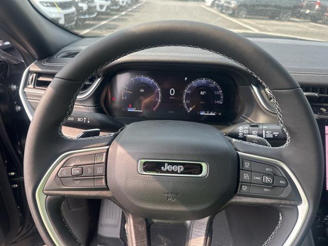 new 2025 Jeep Grand Cherokee car, priced at $49,142