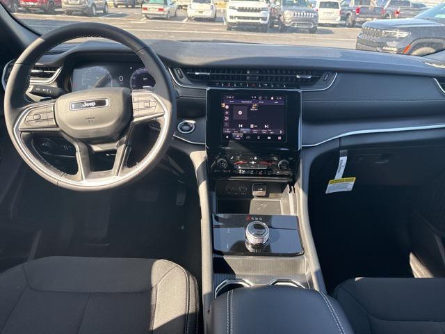 new 2025 Jeep Grand Cherokee car, priced at $41,333