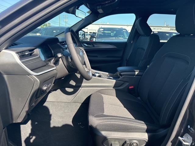 new 2025 Jeep Grand Cherokee car, priced at $41,333