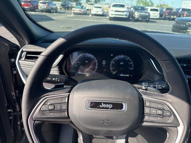 new 2025 Jeep Grand Cherokee car, priced at $41,333