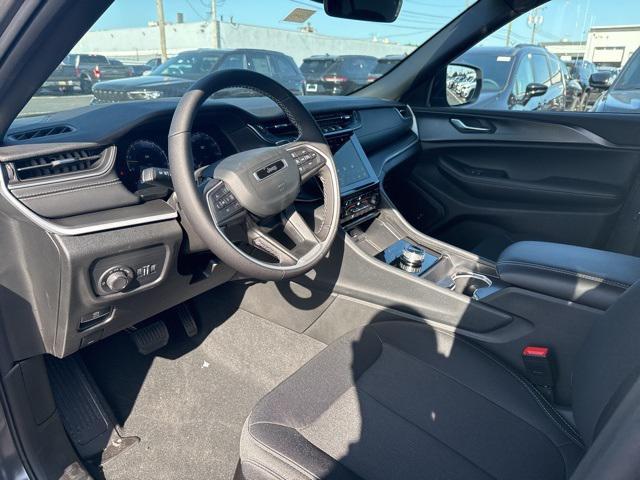 new 2025 Jeep Grand Cherokee car, priced at $41,333