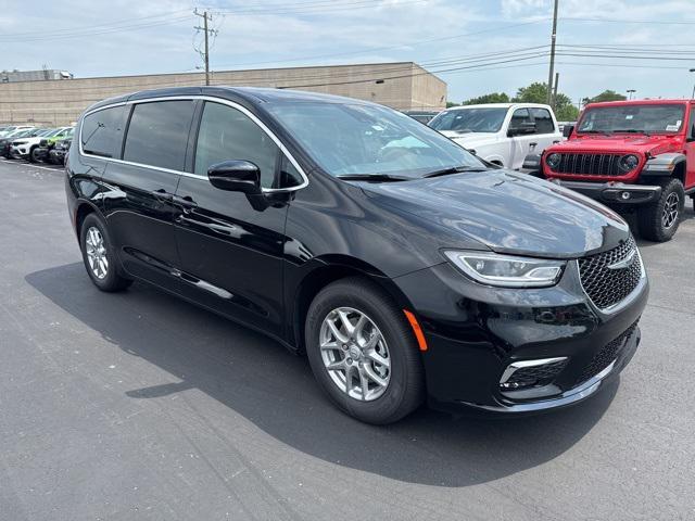 new 2025 Chrysler Pacifica car, priced at $41,752