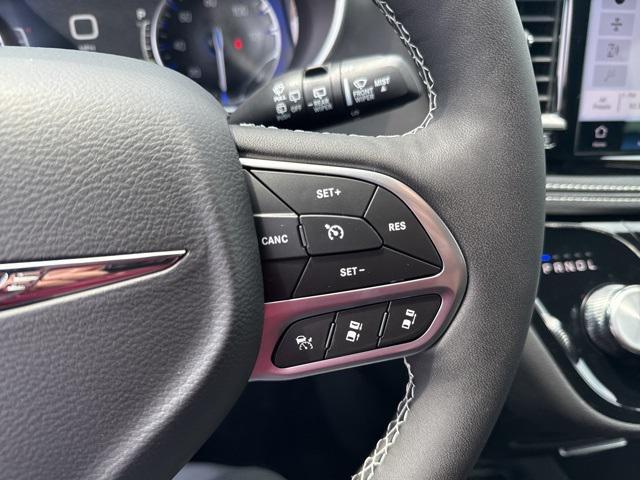 new 2025 Chrysler Pacifica car, priced at $41,752