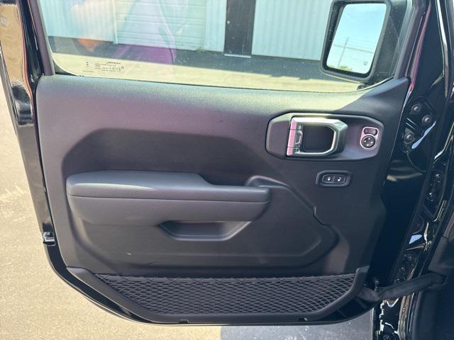 new 2025 Jeep Wrangler car, priced at $44,018