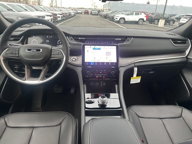 new 2025 Jeep Grand Cherokee car, priced at $49,671