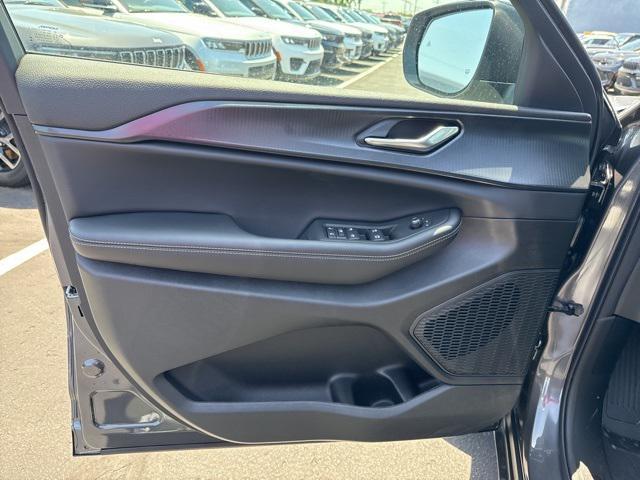 new 2025 Jeep Grand Cherokee L car, priced at $42,989