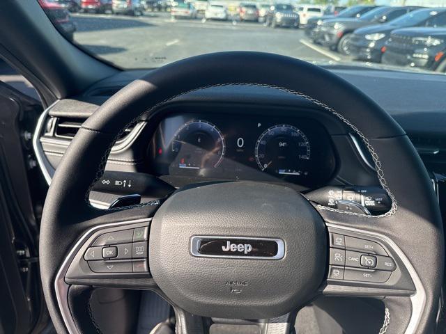 new 2025 Jeep Grand Cherokee car, priced at $41,333
