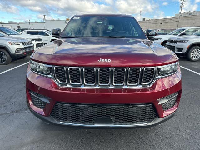 new 2025 Jeep Grand Cherokee car, priced at $42,175