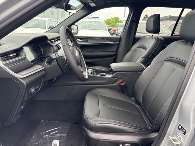 new 2025 Jeep Grand Cherokee car, priced at $46,800