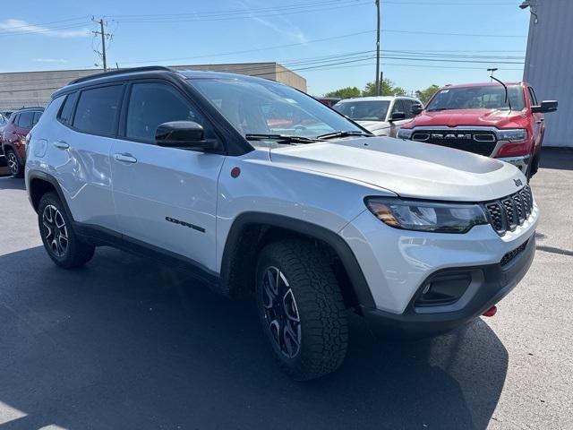 new 2024 Jeep Compass car, priced at $35,660