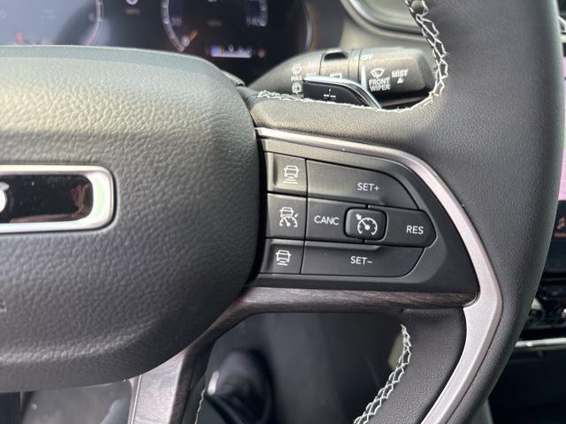 new 2025 Jeep Grand Cherokee car, priced at $46,981