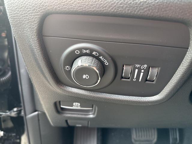 new 2025 Jeep Grand Cherokee car, priced at $46,981