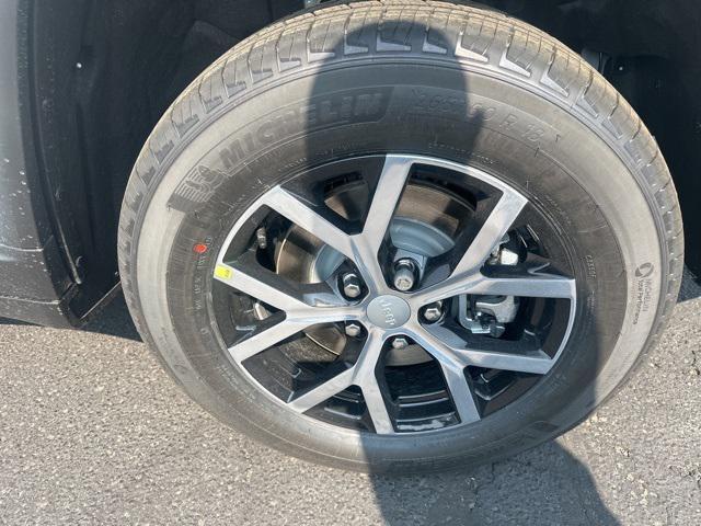 new 2025 Jeep Grand Cherokee L car, priced at $48,246