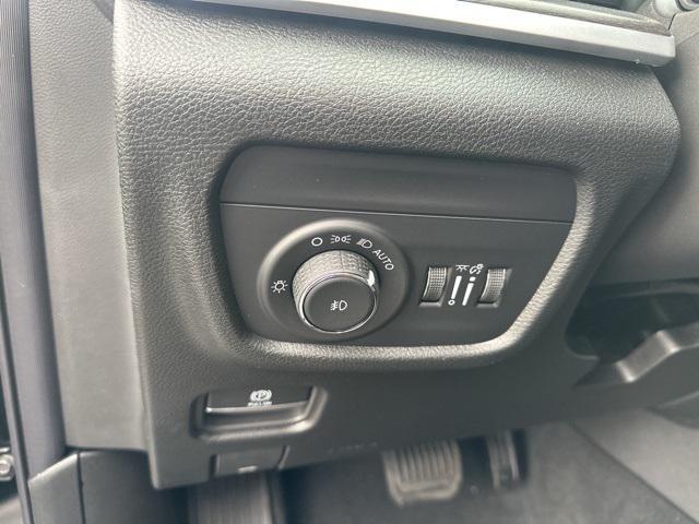 new 2025 Jeep Grand Cherokee car, priced at $46,800