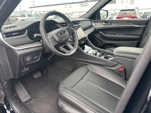 new 2025 Jeep Grand Cherokee car, priced at $46,800