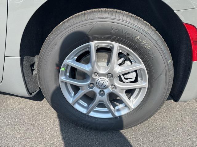new 2025 Chrysler Pacifica car, priced at $42,247