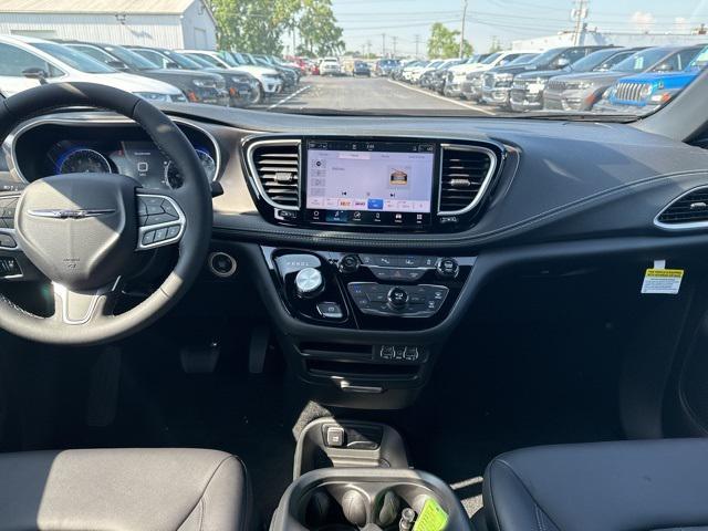 new 2025 Chrysler Pacifica car, priced at $42,247