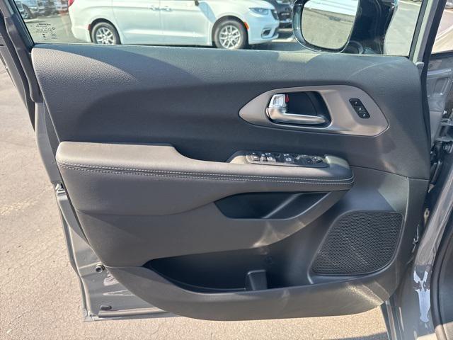 new 2025 Chrysler Pacifica car, priced at $42,247